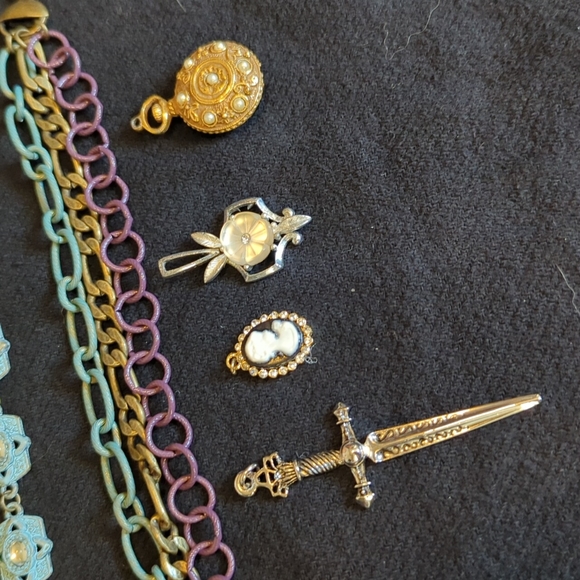 3/$30 Jewelry Strands and Pendants - Picture 5 of 5